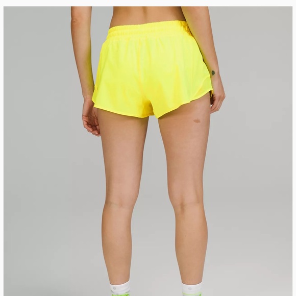 🍋 Lululemon Hotty Hot Shorts - Picture 3 of 4